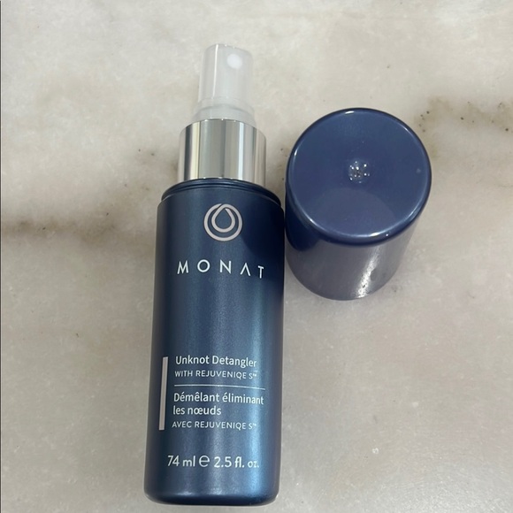 MONAT Unknot Detangler - Spray - Picture 4 of 4
